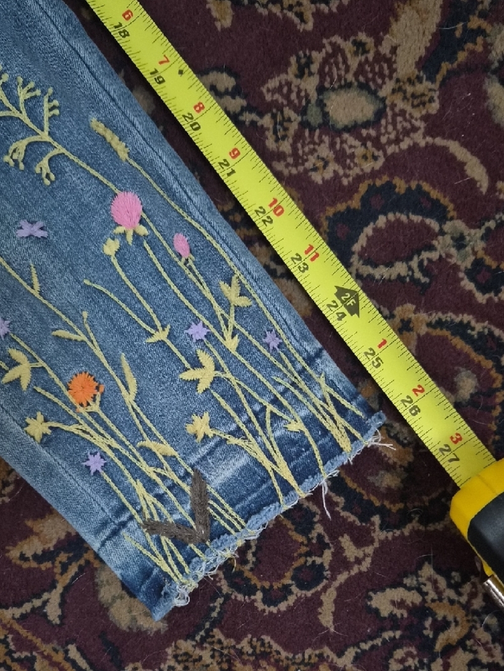 SUNDANCE Light Blue Straight-Leg Jeans with Embroidered Floral Hem 29 M - Picture 4 of 7